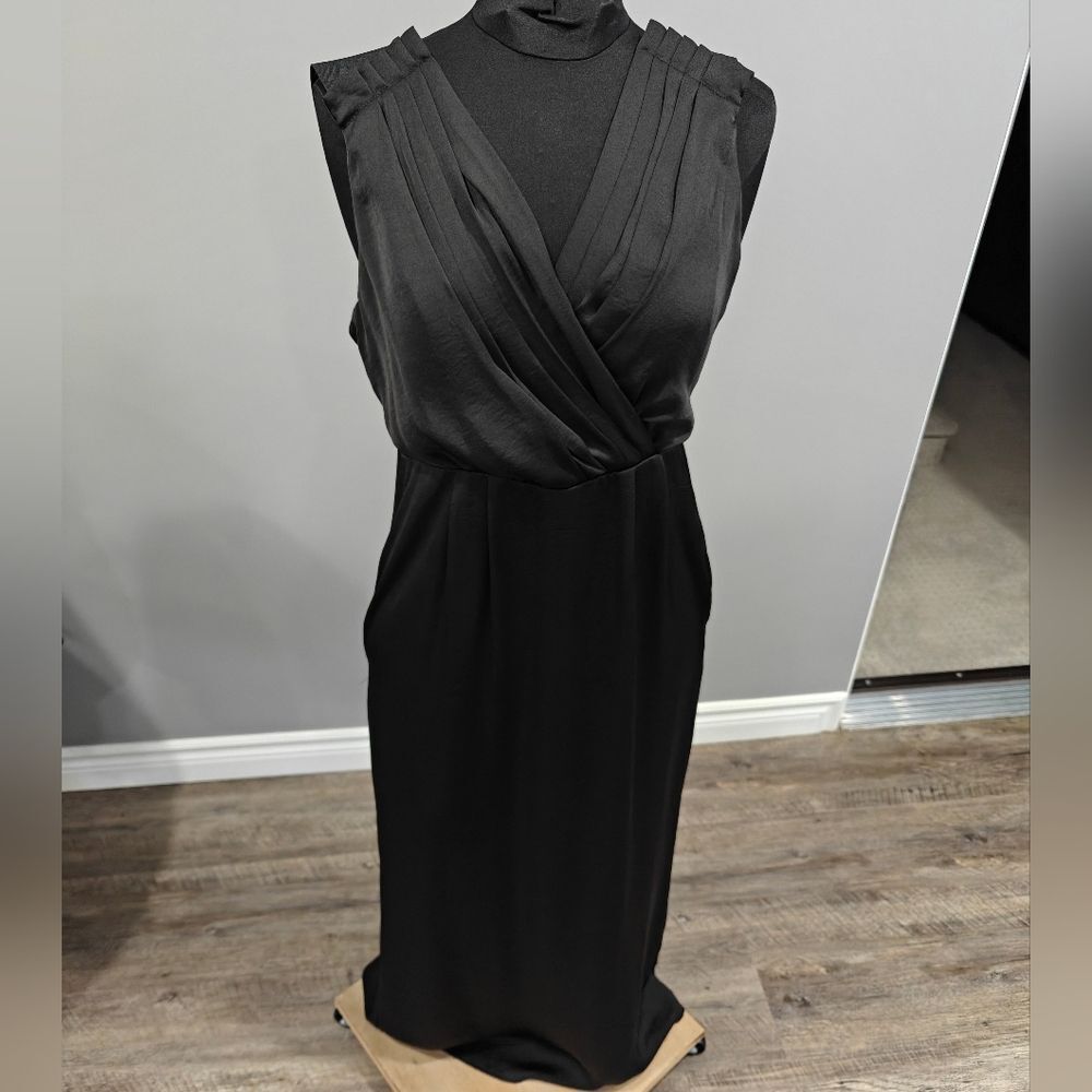 🐢 BCBGeneration Size 4 Elegant Black Maxi Dress. Sleeveless.  Great Condition